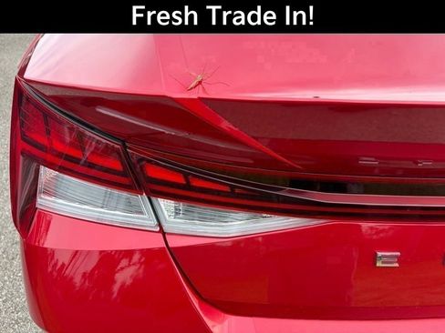 Used 2021 Hyundai Elantra SEL w/ Convenience + Premium Package image 11