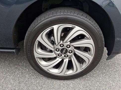 Used 2022 Lincoln Navigator L Reserve image 6