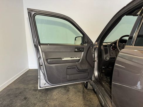 Used 2011 Ford Escape XLT FWD image 7
