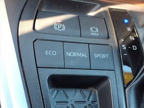 Used 2019 Toyota RAV4 Limited image 24