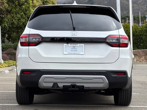Certified 2025 Honda Pilot EX-L image 9