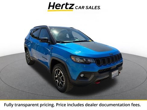 Used 2025 Jeep Compass Trailhawk AWD/4WD image 1
