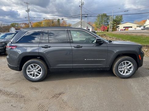 New 2025 Jeep Grand Cherokee Laredo X image 8