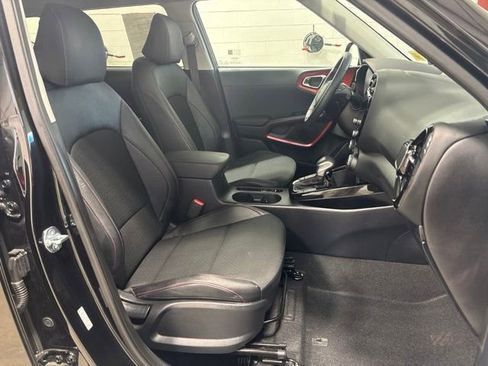 Used 2024 Kia Soul GT-Line w/ GT-Line Technology Package FWD image 11