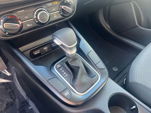 Used 2025 Kia Soul LX w/ LX Technology Package image 36