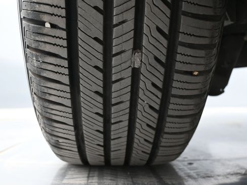 Used 2017 Hyundai Santa Fe Limited image 18