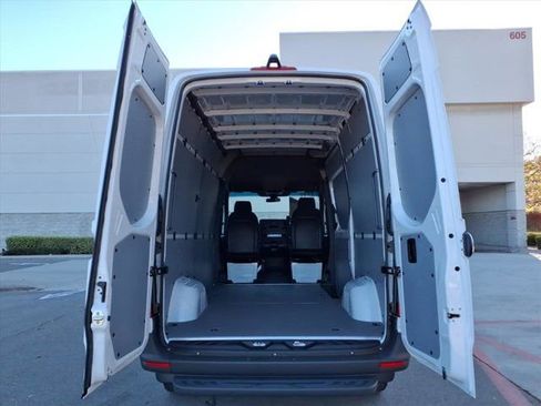 New 2025 Mercedes-Benz Sprinter 2500 image 21