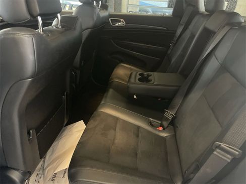 Used 2022 Jeep Grand Cherokee Laredo X image 28