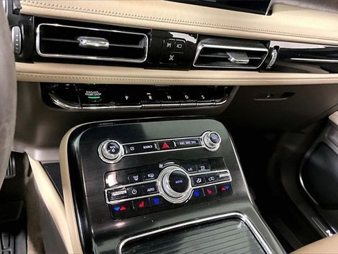 Used 2021 Lincoln Nautilus Reserve w/ Equipment Group 201A image 15