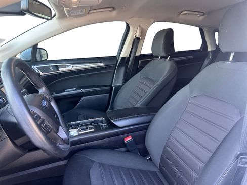 Used 2020 Ford Fusion SE FWD image 9