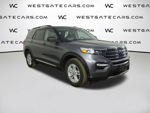 Used 2021 Ford Explorer XLT w/ Equipment Group 202A image 2