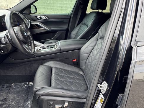 Used 2024 BMW X6 xDrive40i w/ Premium Package image 12