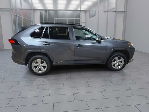 Used 2025 Toyota RAV4 XLE AWD/4WD image 9