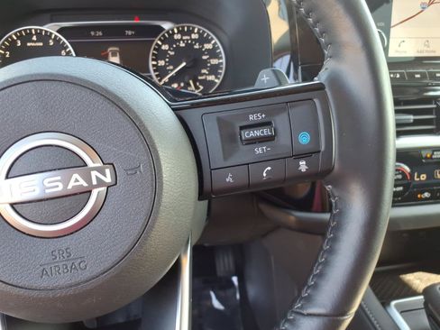 Used 2025 Nissan Pathfinder SL FWD image 19