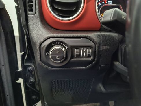 Used 2020 Jeep Gladiator Rubicon AWD/4WD image 15