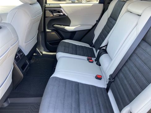 New 2026 Mitsubishi Outlander SE FWD image 22
