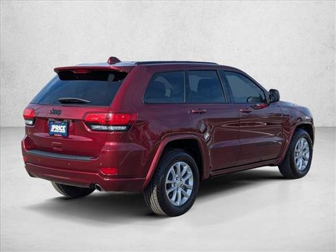 Used 2021 Jeep Grand Cherokee Laredo X image 5