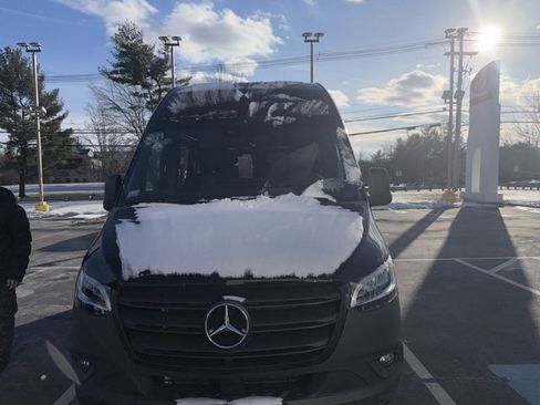Used 2023 Mercedes-Benz Sprinter 2500 image 8