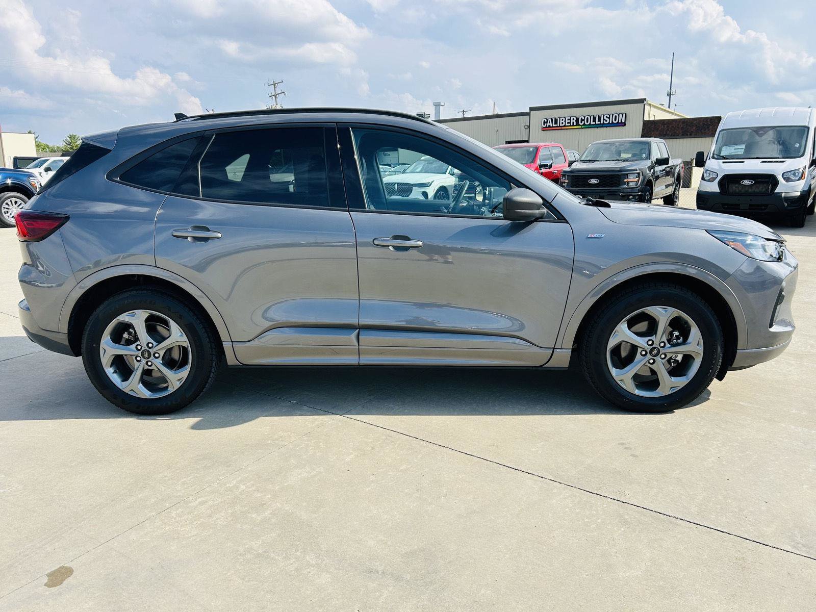 Used 2023 Ford Escape ST-Line FWD image 37