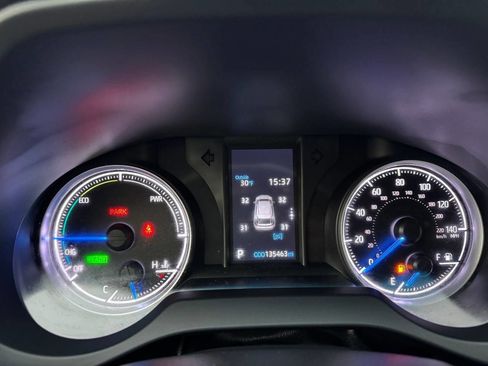 Used 2022 Toyota Venza LE image 14