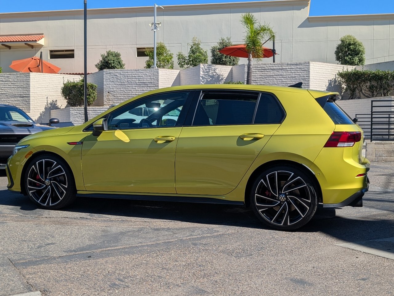 Used 2022 Volkswagen GTI Autobahn FWD image 12
