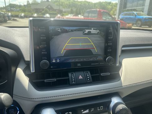 Used 2021 Toyota RAV4 XLE Premium FWD image 36