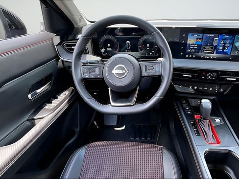 Certified 2026 Nissan Kicks SR w/ SR Premium Package AWD/4WD image 8