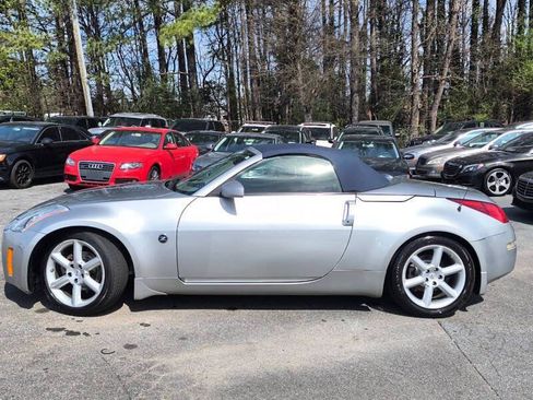 Used 2005 Nissan 350Z Touring RWD image 5