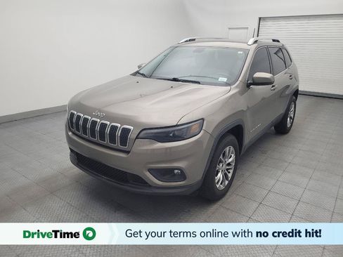 Used 2019 Jeep Cherokee Latitude Plus w/ Cold Weather Group AWD/4WD image 1