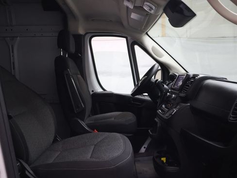 Used 2025 RAM ProMaster 2500 w/ Convenience Group FWD image 9