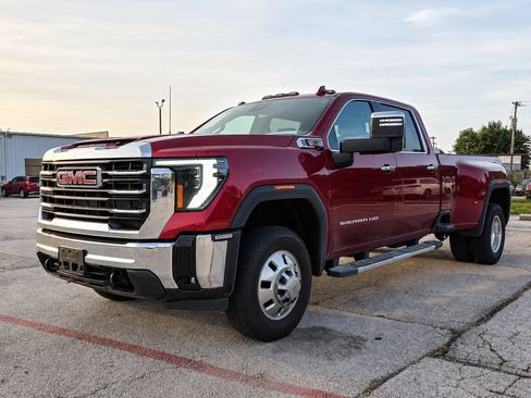 Used 2026 GMC Sierra 3500 SLT w/ SLT Convenience Package AWD/4WD image 2