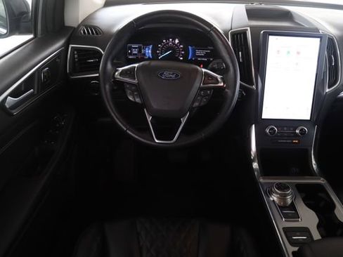 Used 2023 Ford Edge Titanium image 28