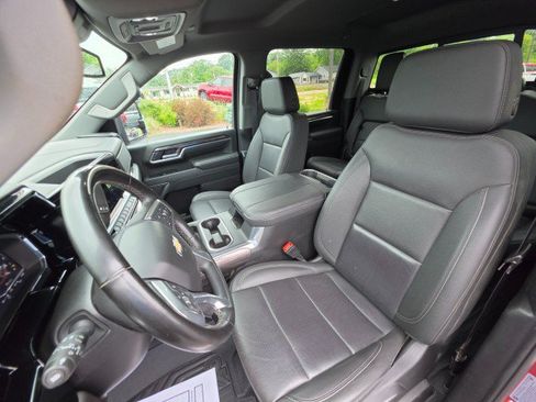 Used 2025 Chevrolet Silverado 2500 LTZ w/ LTZ Convenience Package AWD/4WD image 33
