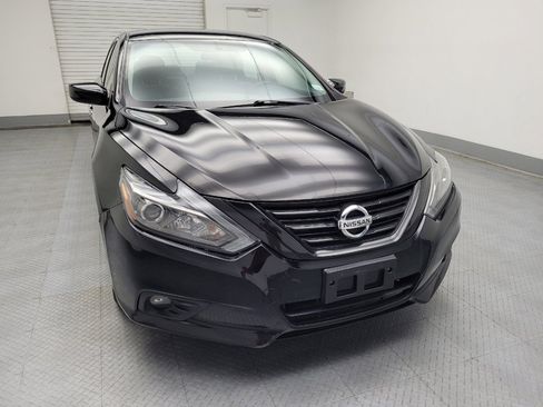 Used 2018 Nissan Altima 2.5 SR w/ SR Midnight Edition image 14