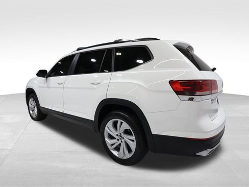 Used 2022 Volkswagen Atlas SE image 2