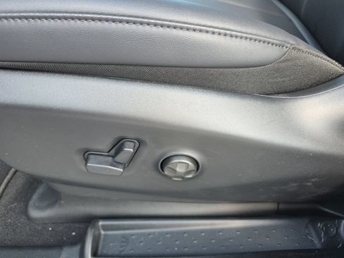 New 2027 Chrysler Pacifica Select AWD/4WD image 13
