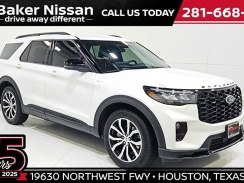 Used 2025 Ford Explorer ST-Line RWD image 1