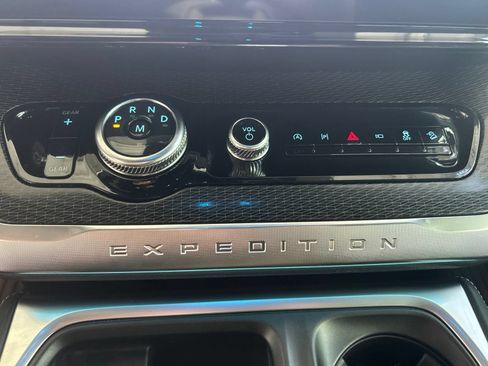 New 2026 Ford Expedition Platinum w/ Stealth Performance Package AWD/4WD image 29