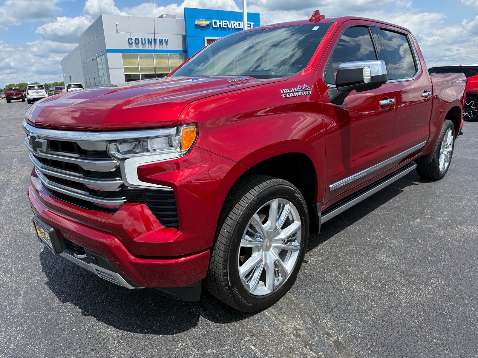 Used 2025 Chevrolet Silverado 1500 High Country AWD/4WD image 9