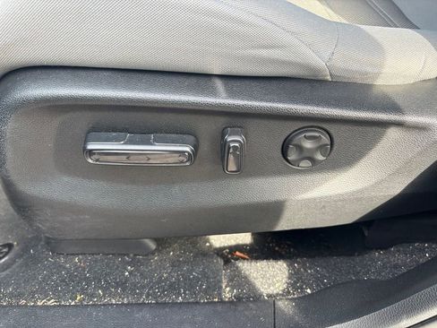 Used 2018 Honda CR-V EX image 18