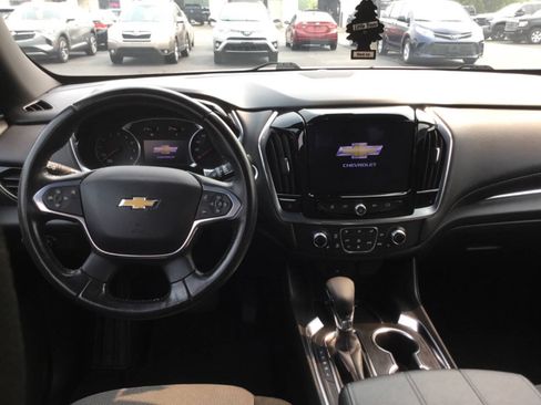 Used 2022 Chevrolet Traverse LT AWD/4WD image 4