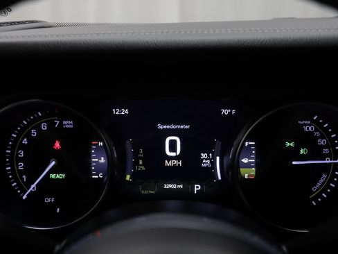 Used 2021 Jeep Wrangler Unlimited Sahara w/ Cold Weather Group AWD/4WD image 9