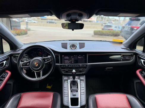 Used 2020 Porsche Macan image 6