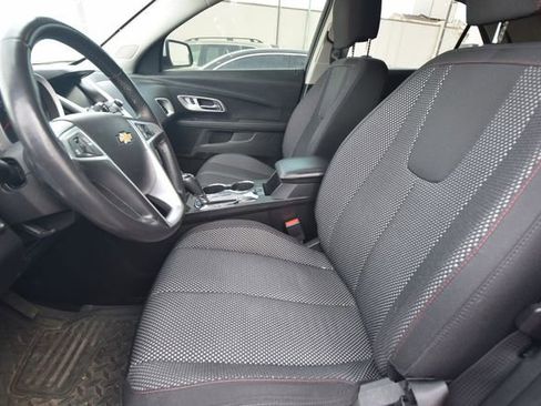 Used 2017 Chevrolet Equinox LT w/ Convenience Package image 4