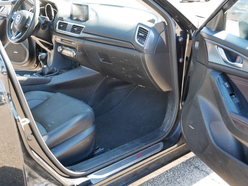 Used 2017 MAZDA MAZDA3 Grand Touring w/ Premium Equipment Package image 19