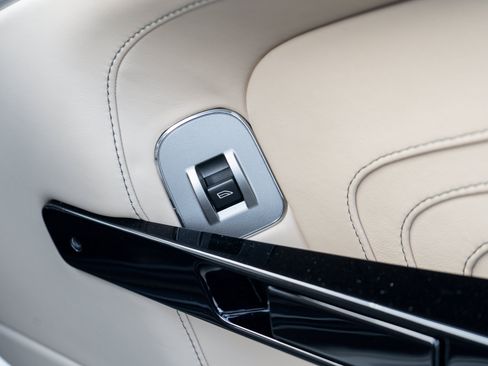 Used 2016 Aston Martin V8 Vantage S RWD image 34
