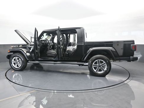 Used 2024 Jeep Gladiator Sport w/ Premium Package image 70