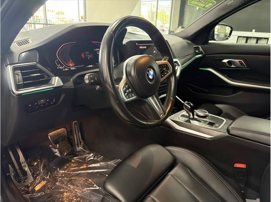 Used 2022 BMW 330i Sedan w/ M Sport Package RWD image 6