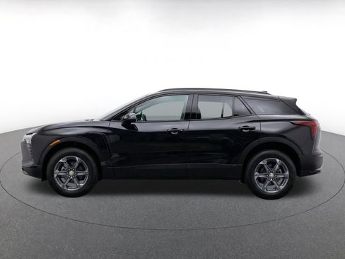 Used 2025 Chevrolet Blazer LT FWD image 4