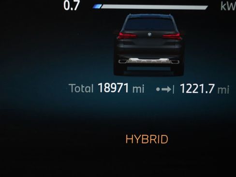 Used 2025 BMW X5 xDrive50e image 27